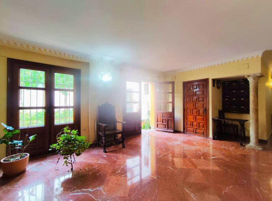 Plaza Cristo De Burgos Apartment Seville Exterior photo